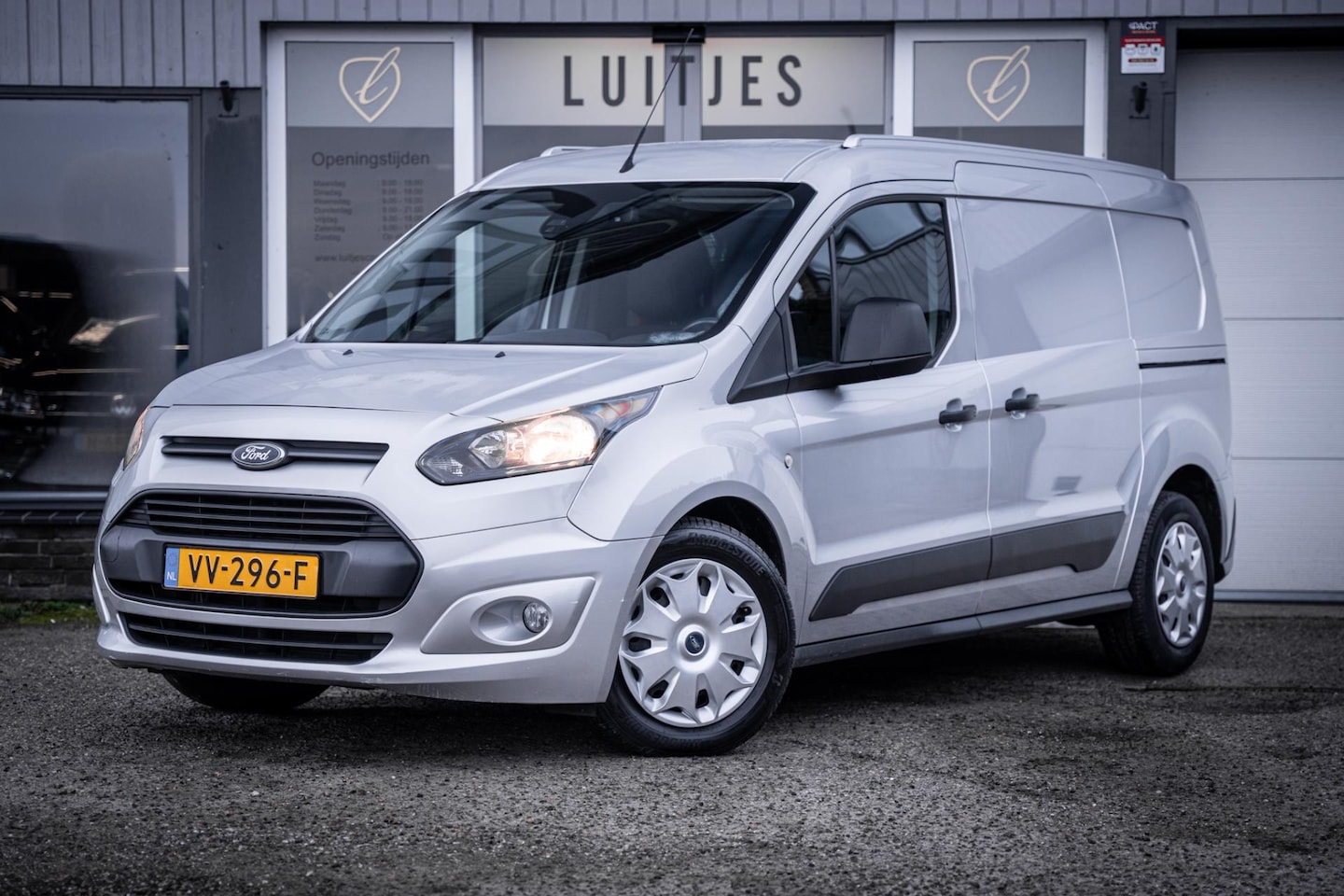 Ford Transit Connect - L2 1.0 Ecoboost Benzine I GEEN-BTW I Camera I PDC I Trekhaak I Climate&Cruise-Contole I De - AutoWereld.nl