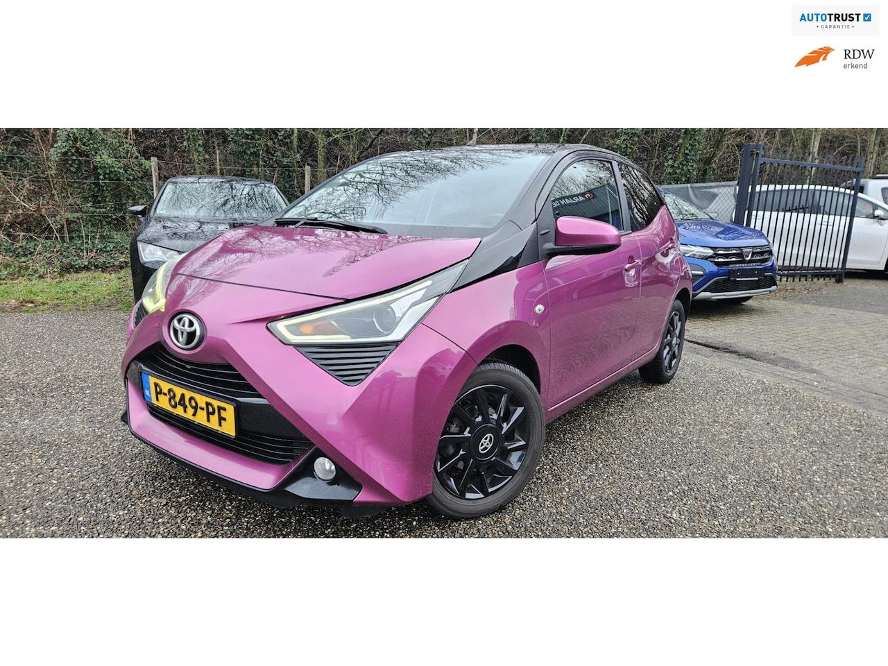 Toyota Aygo - 1.0 VVT-i x-cite 5Drs AUTOMAAT Airco Camera Carplay® Dealer oh - AutoWereld.nl