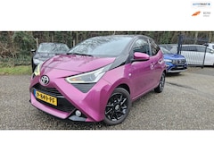 Toyota Aygo - 1.0 VVT-i x-cite 5Drs AUTOMAAT Airco Camera Carplay® Dealer oh