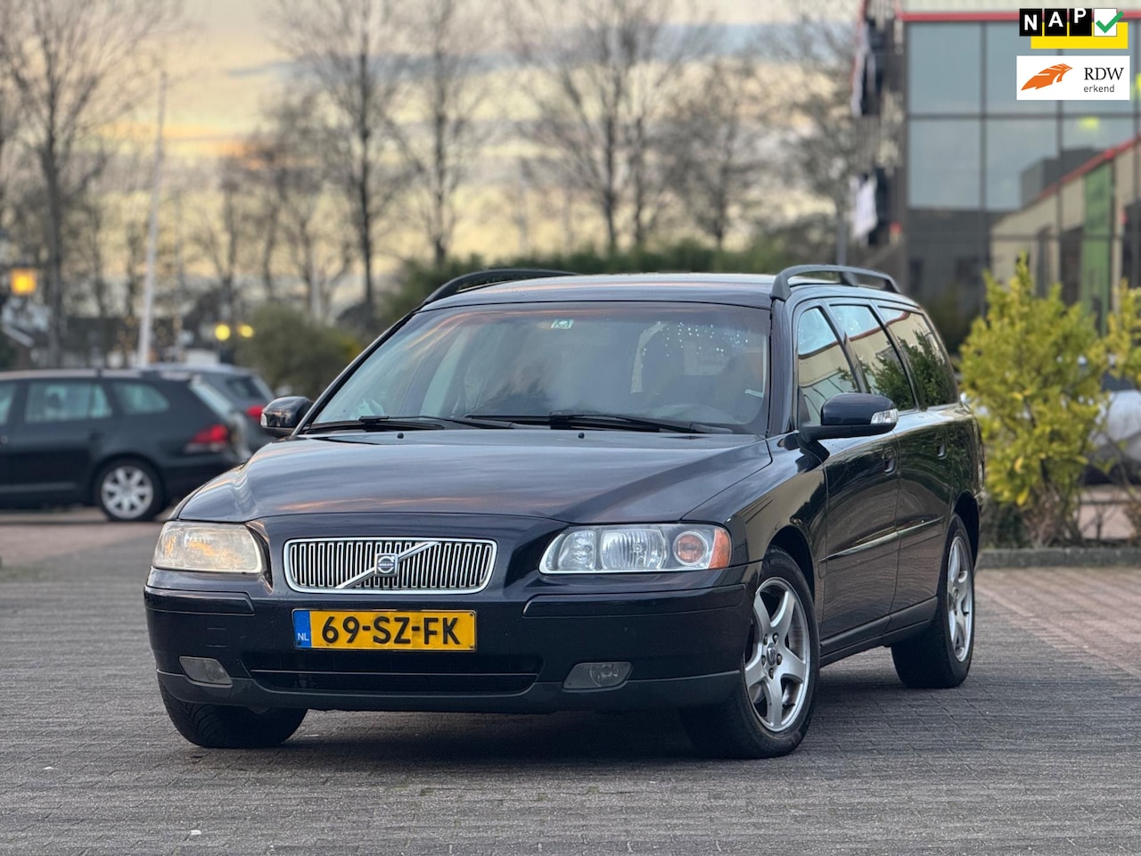 Volvo V70 - 2.4 Edition I | Automaat | Cruise control | APK 23-06-2026 | Airco | Elektrische ramen | T - AutoWereld.nl