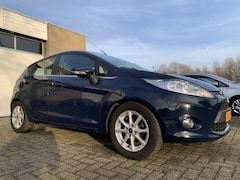 Ford Fiesta - 1.6 TDCi ECOnetic Titanium 5DR NAP Airco Cruise control Elektrische pakket Lichtmetaal vel