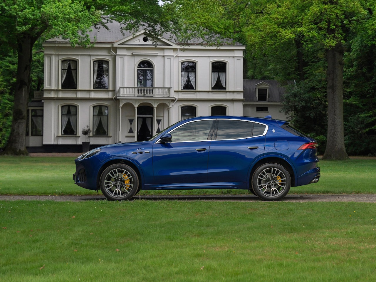 Maserati Grecale - GT 300pk MHEV | Blu Intenso - AutoWereld.nl