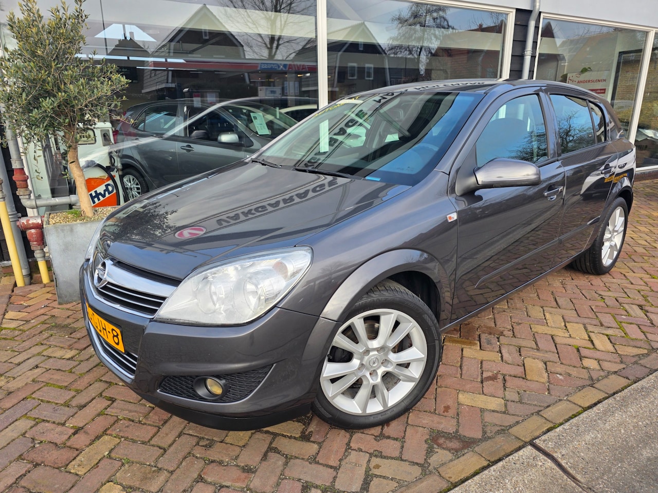 Opel Astra - 1.8 Temptation 1.8 Temptation,VOLAUTOMAAT,nette auto - AutoWereld.nl