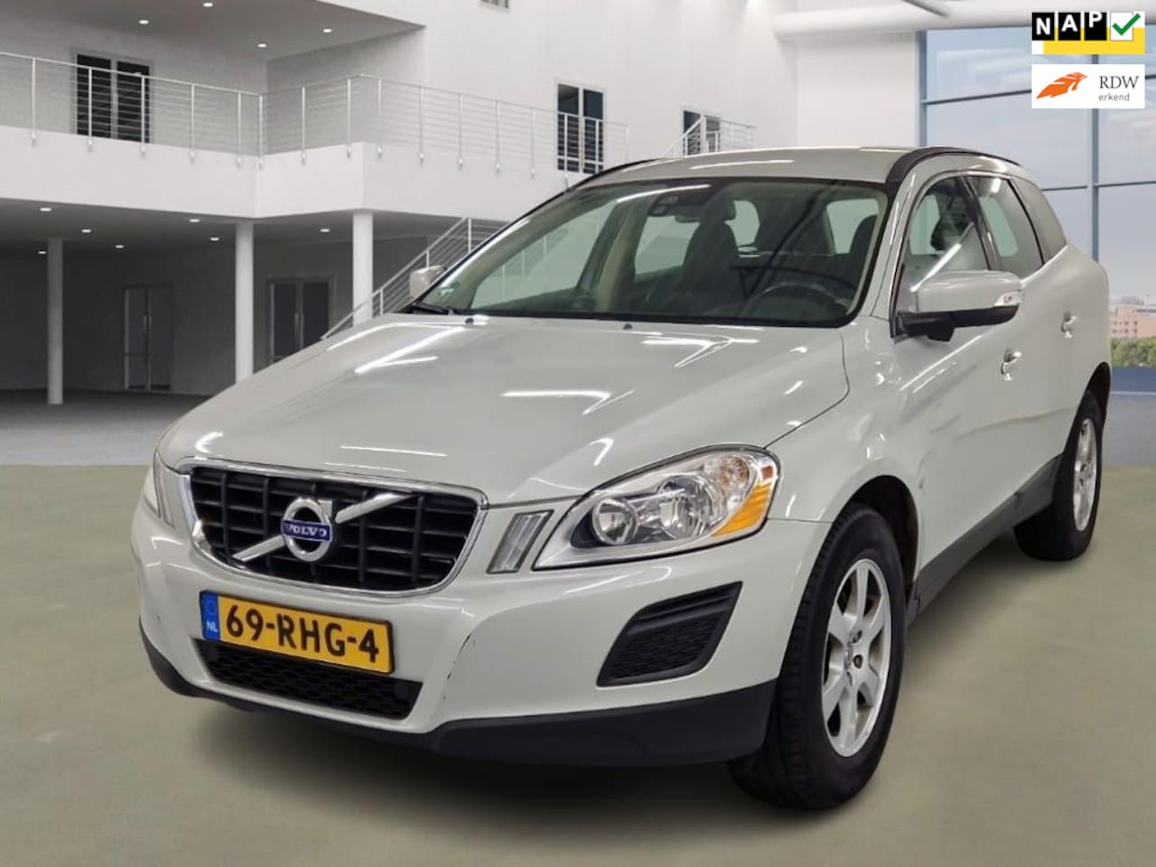Volvo XC60 - 2.0T Momentum - AutoWereld.nl
