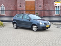 Volkswagen Polo - 1.4-16V Comfortline / Airco / 5 Deurs / Nieuwe Apk / Cruise control