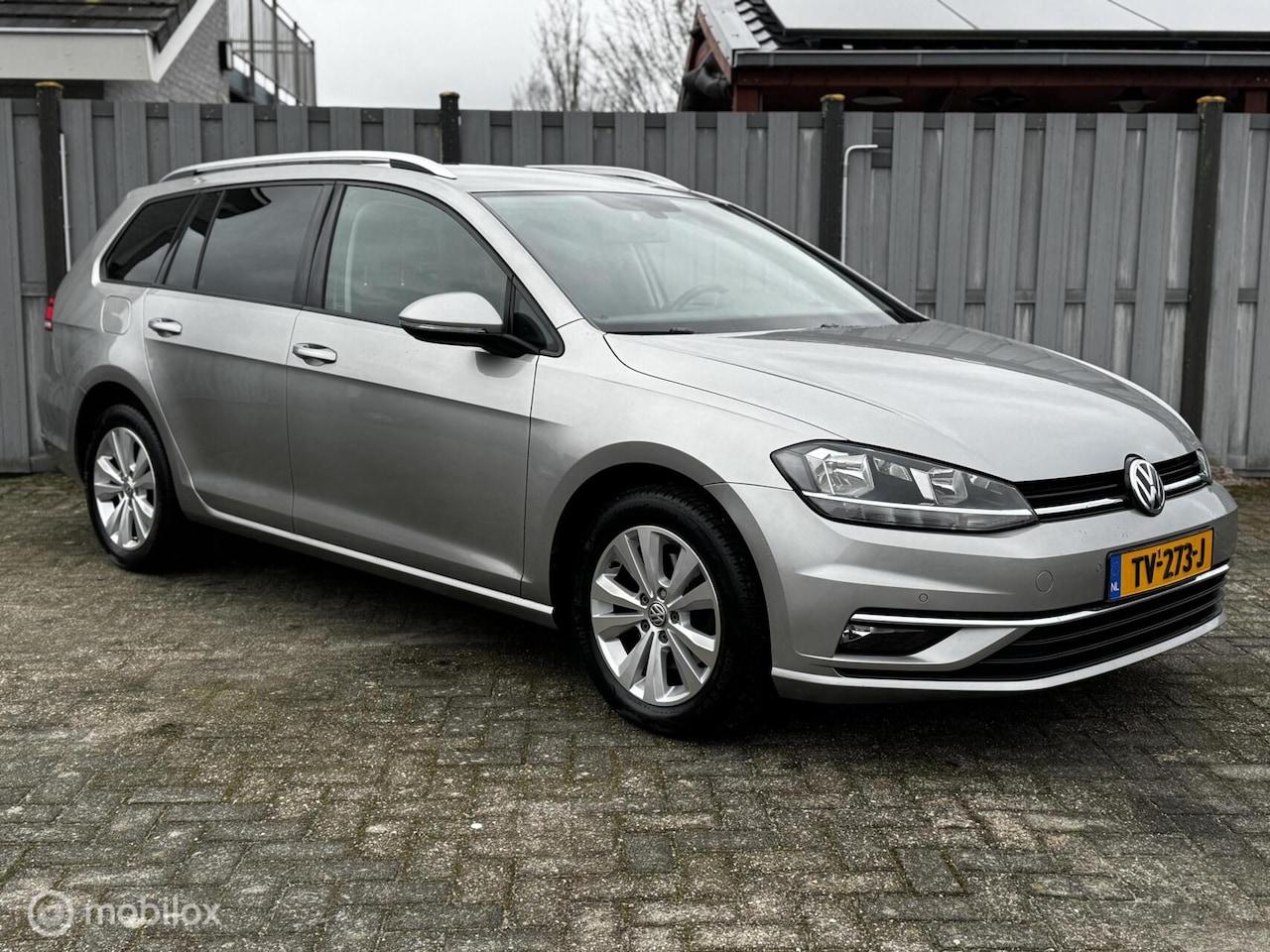 Volkswagen Golf - 1.0 TSI Highline stoelverwarming acc - AutoWereld.nl