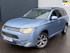 Mitsubishi Outlander - 2.0 PHEV Instyle 1EEIG/SCHUIFDAK/LEDER/CAMERA/XENON/NAP
