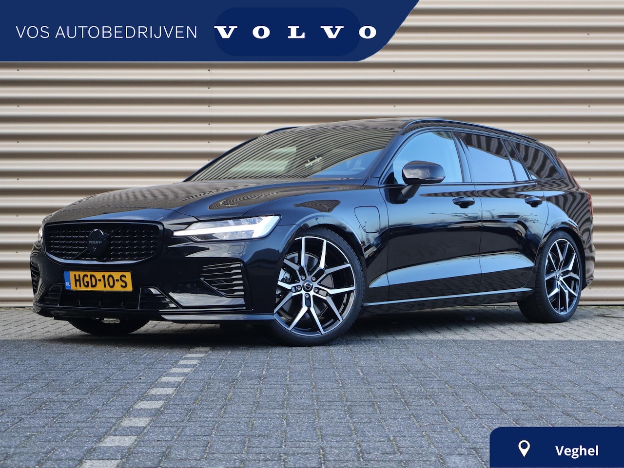 Volvo V60 - T6 Plug-in hybrid AWD Ultra Dark | 20" Heico sportvelgen | Heico uitlaat | Heico verlaagd - AutoWereld.nl