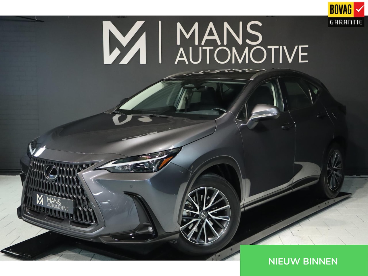 Lexus NX - 350h / KEYLESS / ACC / CAMERA / CARPLAY / ALCANTARA - AutoWereld.nl