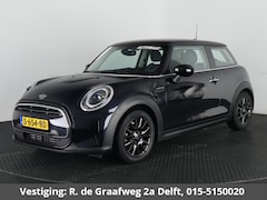MINI Cooper - 1.5 Sports Classic Automaat | Apple Carplay & AndroidAUTO | Parkeersensoren | 1e eigenaar