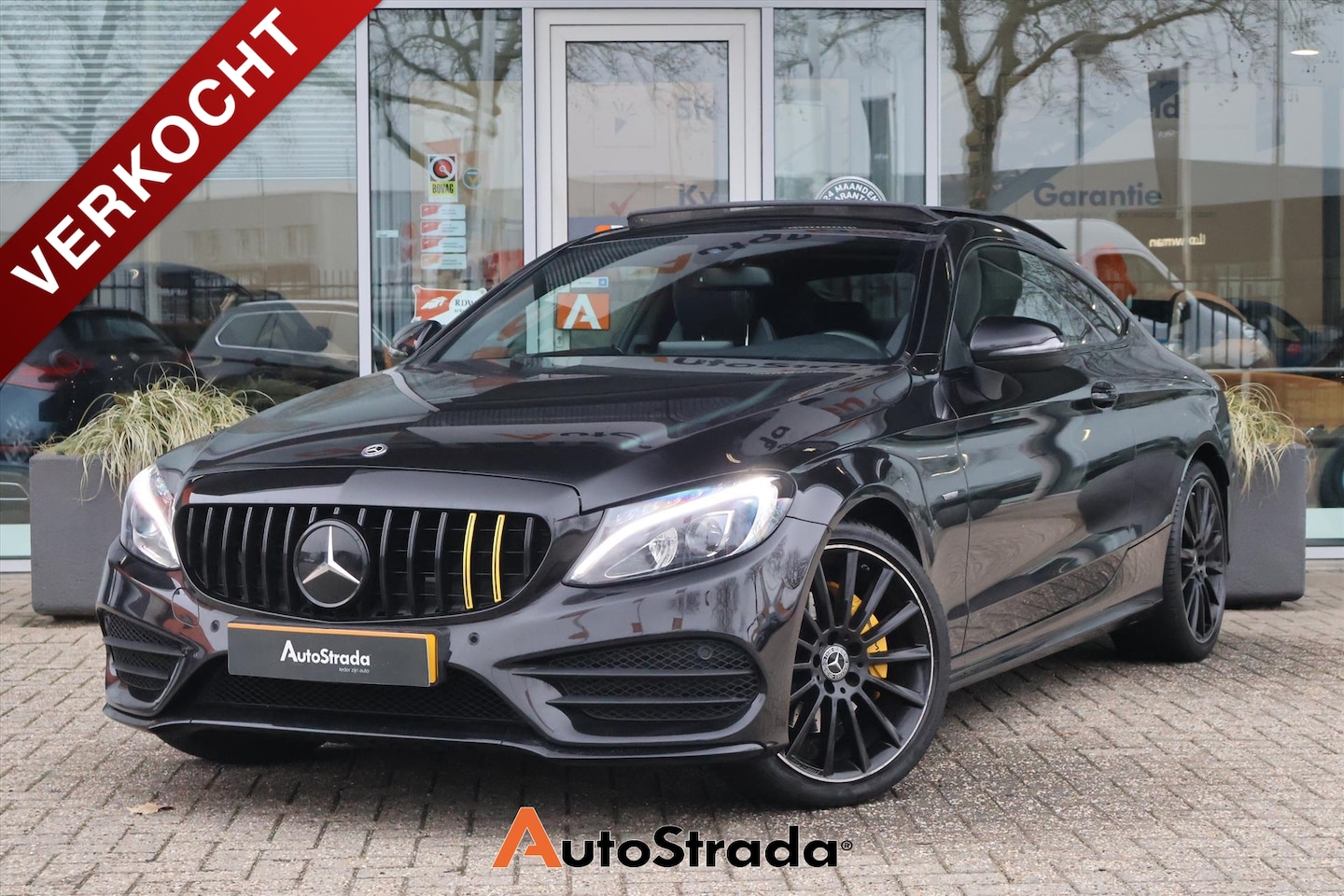 Mercedes-Benz C-klasse Coupé - C180 AMG-Line | Night Edition | Cruise | Climate | Navigatie | Parkeersensoren | LED | Pan - AutoWereld.nl