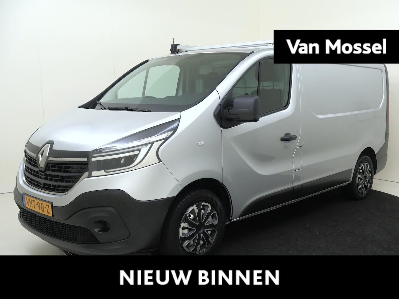 Renault Trafic - 2.0 dCi 120 T29 L1H1 Comfort | Trekhaak | Imperial | Navigatie - AutoWereld.nl