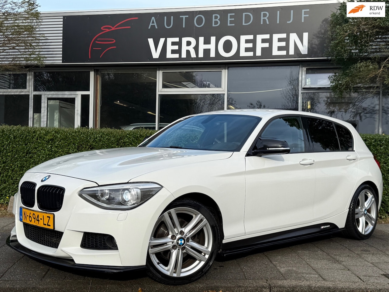 BMW 1-serie - 118i Limited Edition - M PERFORMANCE - XENON - NAVI - KEYLESS - STOELVERWARMING - CRUISE / - AutoWereld.nl