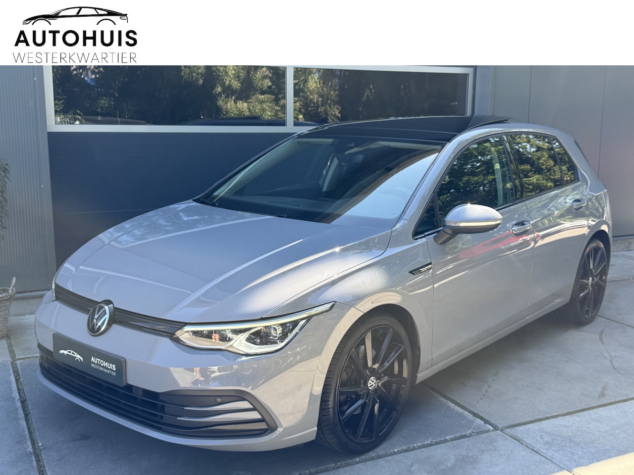 Volkswagen Golf - 1.5 eTSI 150pk DSG Style 1st Edition Black Panoramadak Winterpakket 19" Velgen IQ Light Ma - AutoWereld.nl