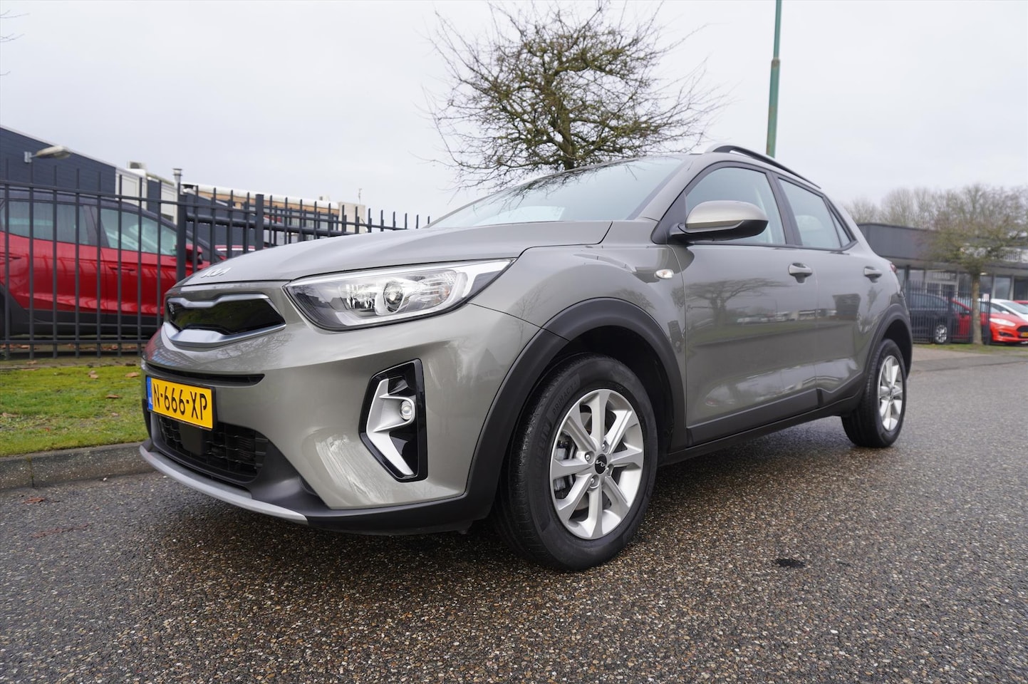 Kia Stonic - 1.0 T-GDi 100pk DynamicLine Apple Carplay Multi Media - AutoWereld.nl