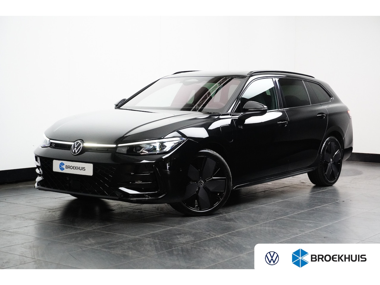 Volkswagen Passat Variant - 1.5 eHybrid 272PK DSG-6 R-Line Business | PANORAMADAK | TREKHAAK | 19 INCH | ELEKTR. A. KL - AutoWereld.nl