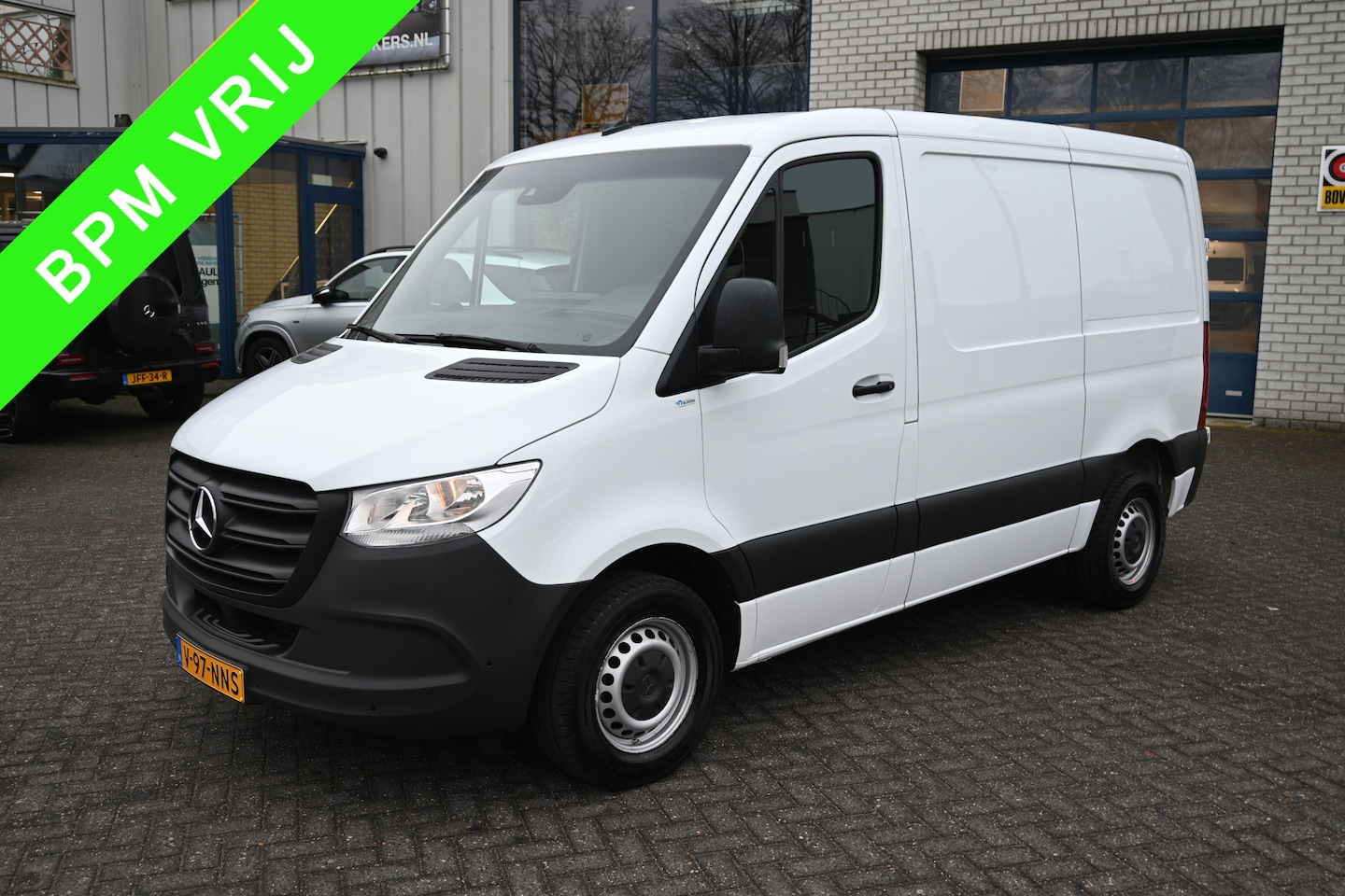 Mercedes-Benz Sprinter - 211 CDI L1H1 FWD 3000 kg Trekgewicht, MBUX navigatie met parkeerpakket, Etc. - AutoWereld.nl