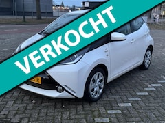 Toyota Aygo - 1.0 VVT-i x-play/Dealer Onderh./RIJKLAAR