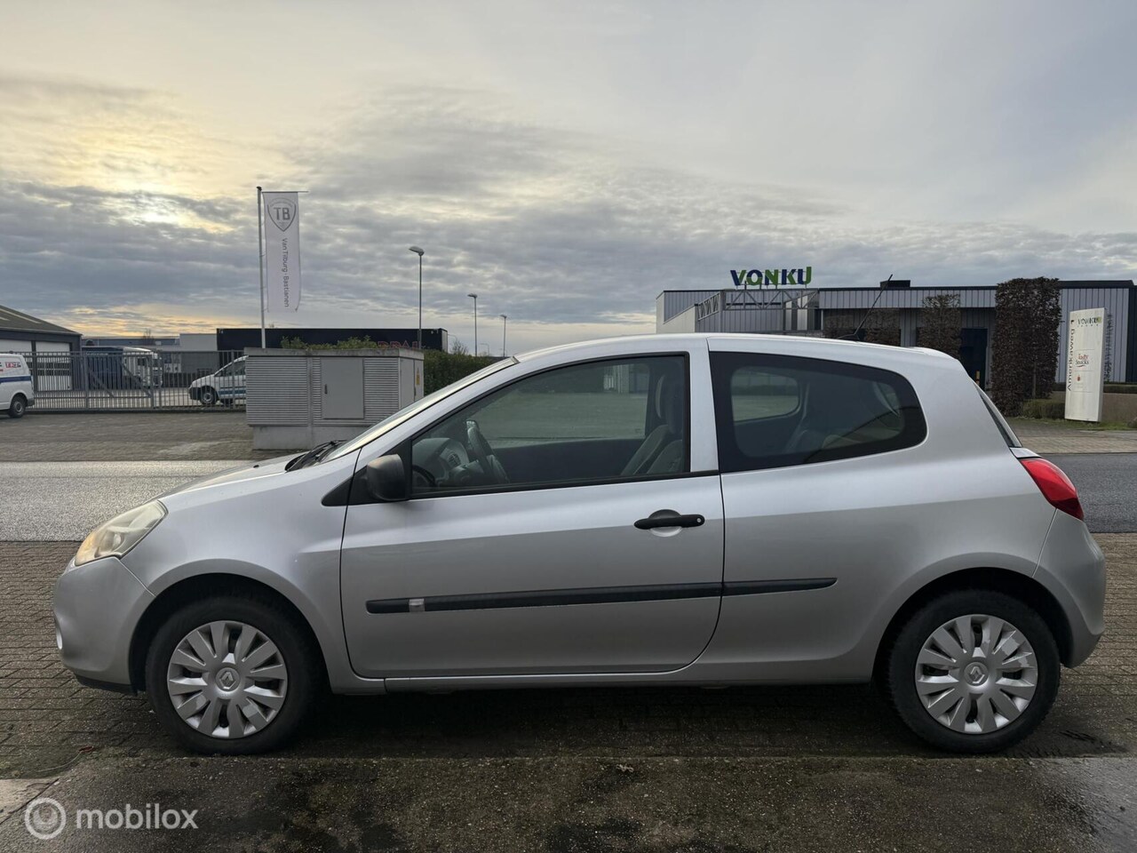Renault Clio - 1.2 Special Line. Airco, Navi, APK, Facelift - AutoWereld.nl