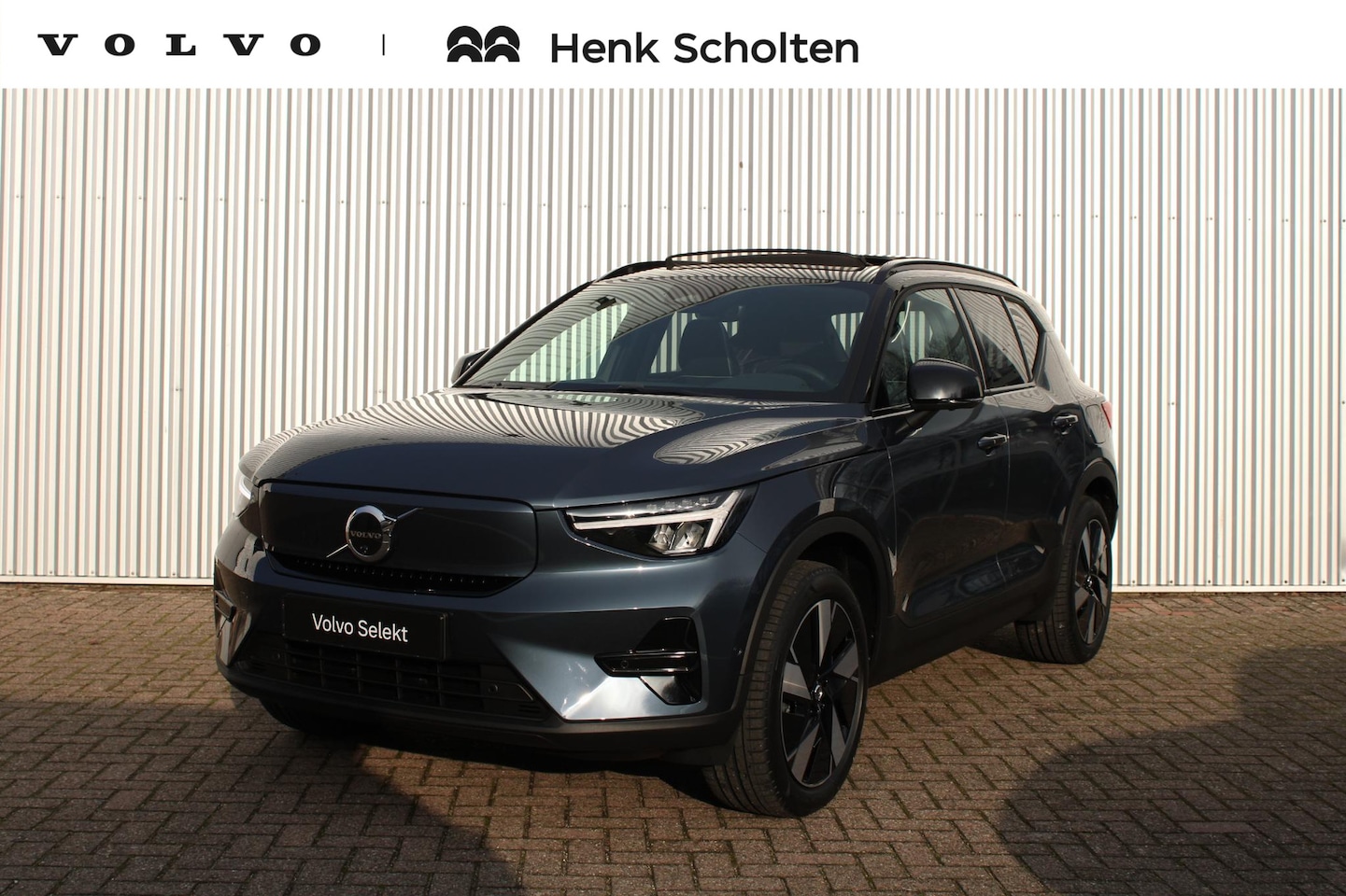 Volvo EX40 - Twin Motor Plus Black Edition 82 kWh | 360" Camera | Panoramadak | Achterbank verwarming | - AutoWereld.nl