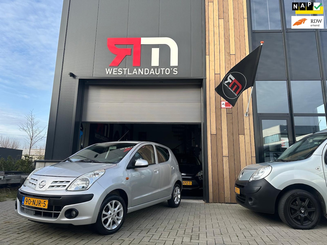 Nissan Pixo - 1.0 Acenta LM-velgen Airco 2 sleutel zuinig radio-cd dealer-onderhouden weinig kilometers - AutoWereld.nl