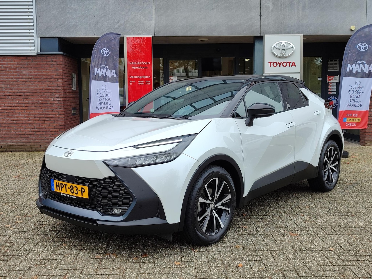 Toyota C-HR - 2.0 HYBRID 200 DYNAMIC STOEL/STUURVERW KEYLESS 18'' LM-VELGEN NAVI APPLE/ANDROID BLIND SPO - AutoWereld.nl
