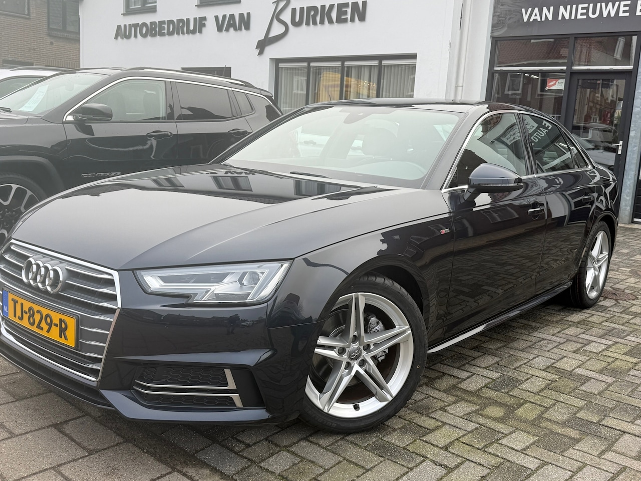 Audi A4 Limousine - 1.4 TFSI Sport S line edition, Trekhaak,Navigatie,18 Inch.L.M.Velgen - AutoWereld.nl