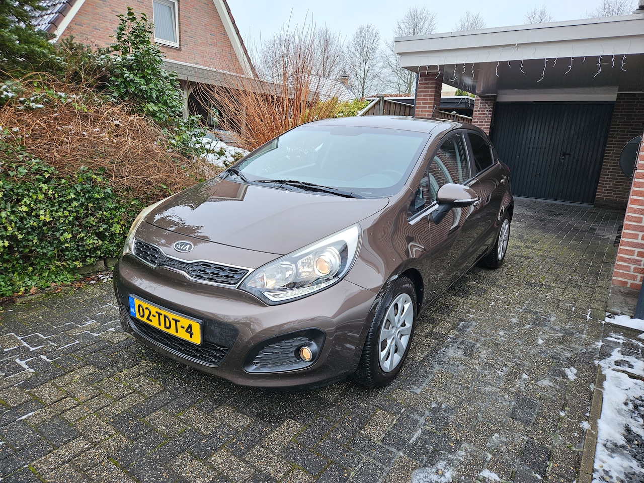 Kia Rio - 1.2 CVVT Plus Pack met Android / Apple Carplay! - AutoWereld.nl