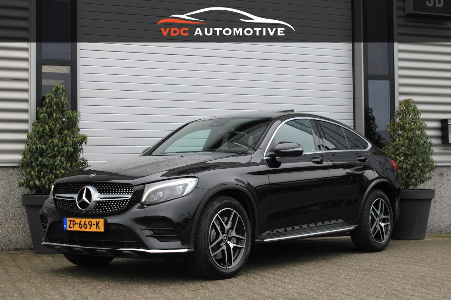 Mercedes-Benz GLC-klasse Coupé - 250 4M AMG Schuifdak | Trekhaak | Comand | 360 Camera | Origineel NL | Spoorpakket - AutoWereld.nl