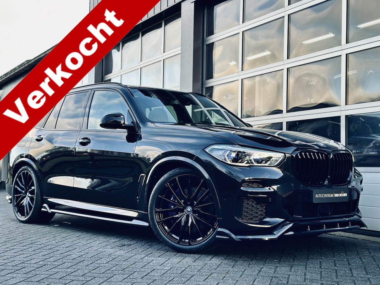 BMW X5 - xDrive45e | Dark Label | Panodak | Luchtvering | Beige leer | 360 camera | Head Up | Laser - AutoWereld.nl