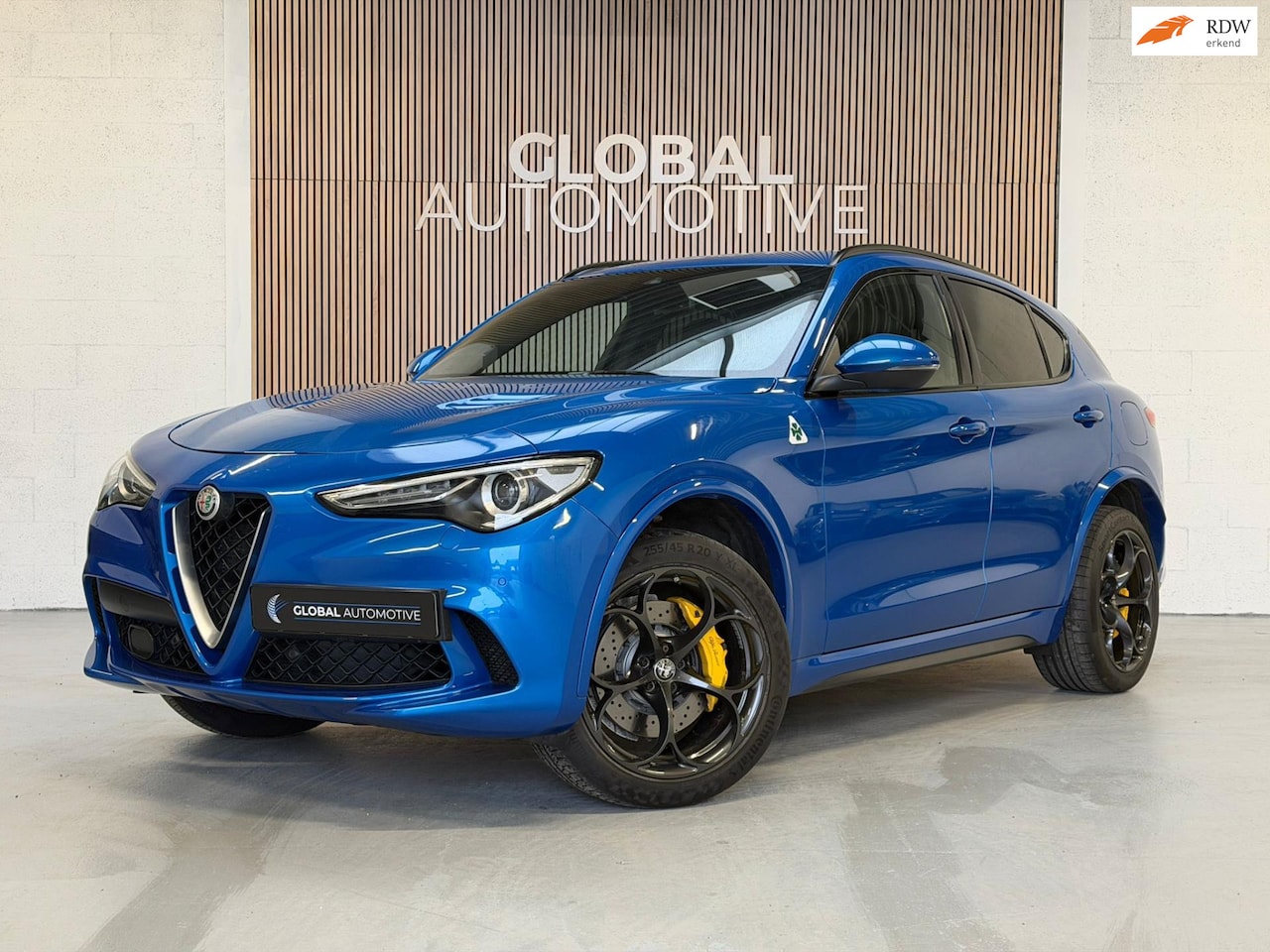 Alfa Romeo Stelvio - 2.9 V6 AWD Quadrifoglio - 510 PK QV - MISANO BLUE - STUURVERWARMING - AutoWereld.nl