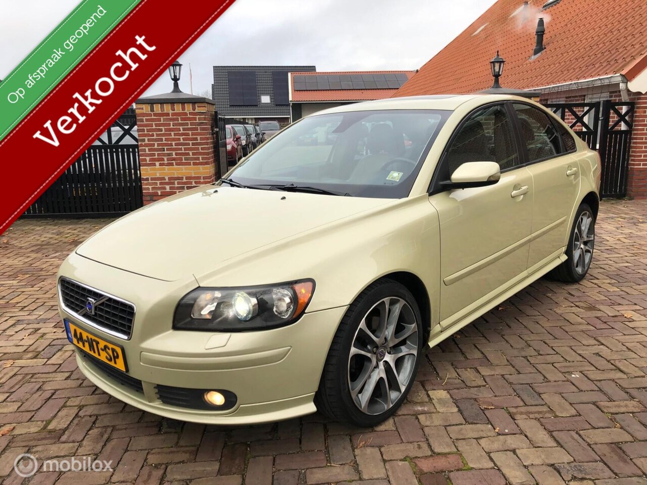 VOLVO S40