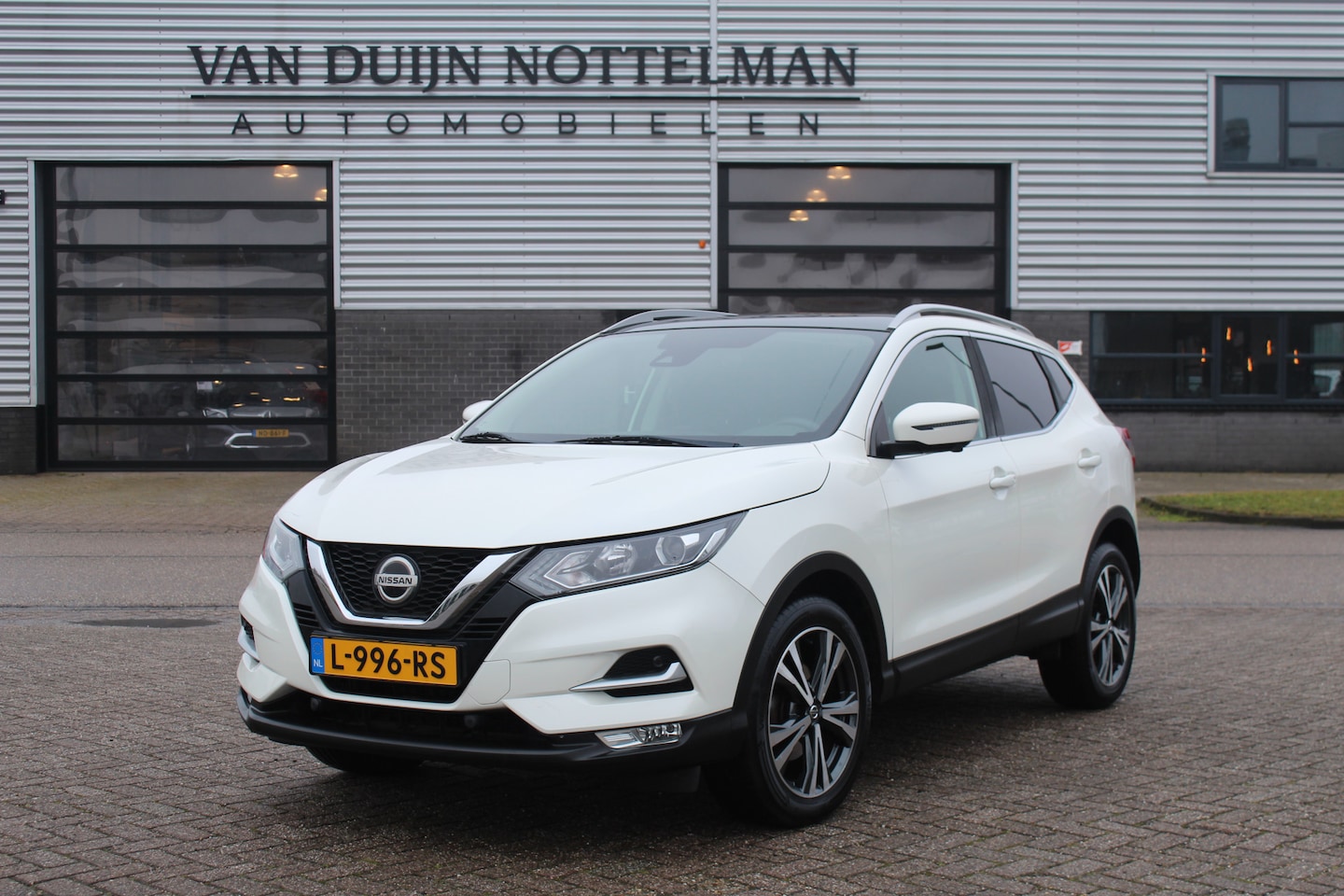 Nissan Qashqai - 1.3 DIG-T N-Connecta / Carplay / 360 Camera / Panoramadak - AutoWereld.nl