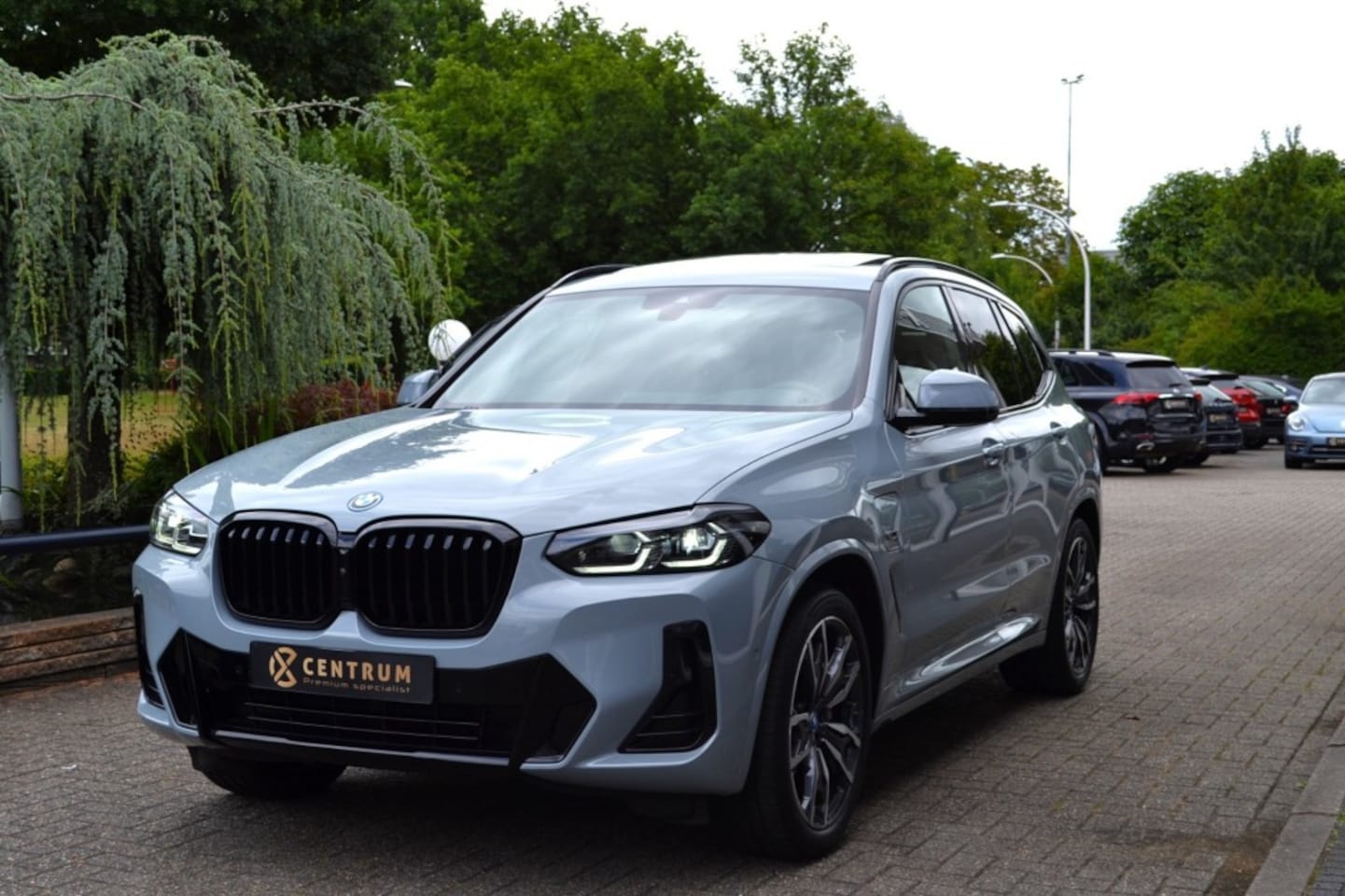 BMW X3 - xDrive 30e M-Sport / Pano / HuD / Trekhaak - AutoWereld.nl