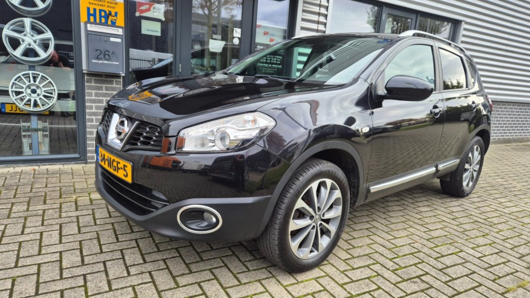 Nissan Qashqai - 2.0i Connect Edition NAVI PANO CAMERA TREKHAAK ACC CRUISE - AutoWereld.nl