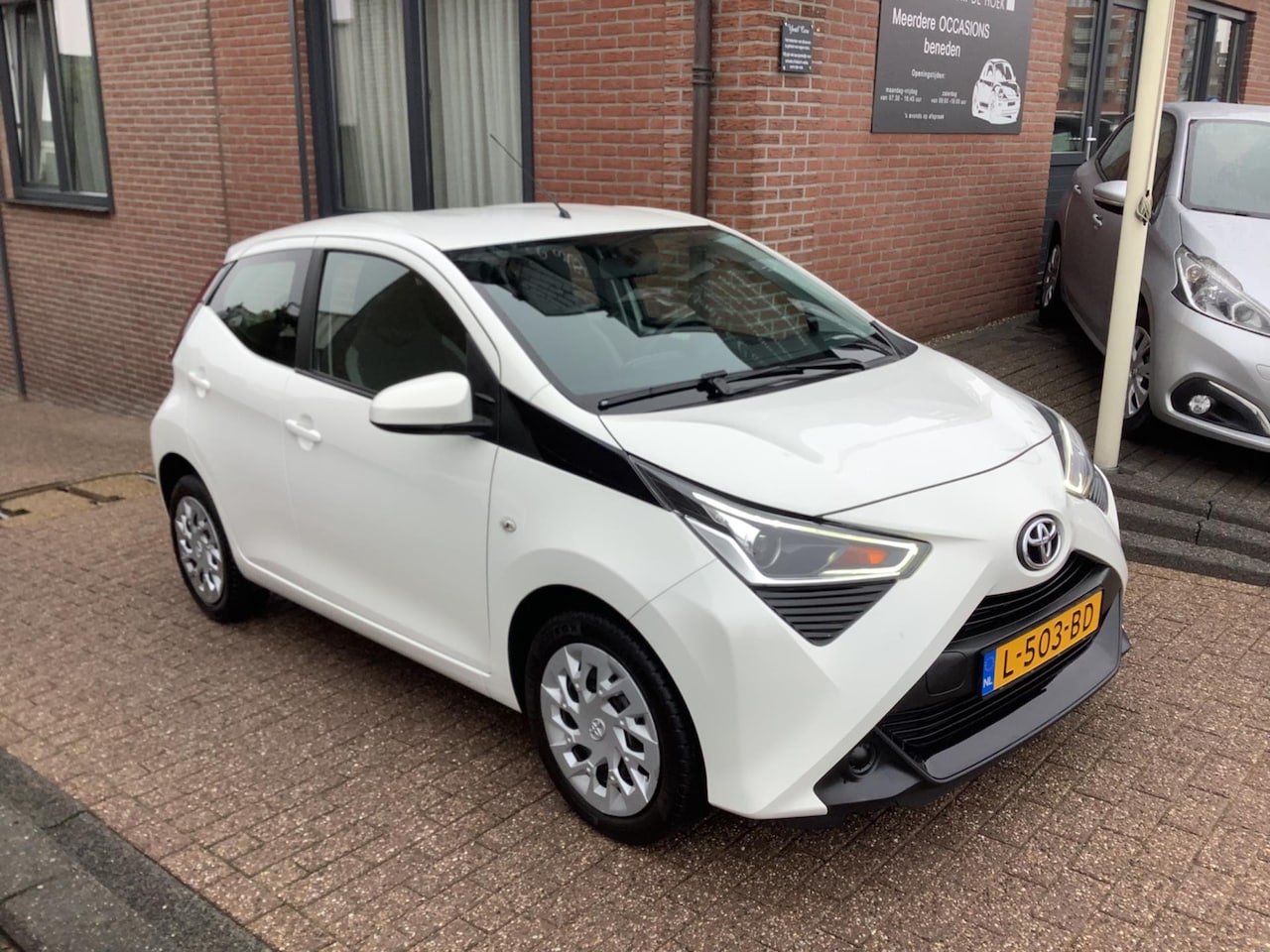 Toyota Aygo - 1.0 VVT-i x-play cruise control - AutoWereld.nl