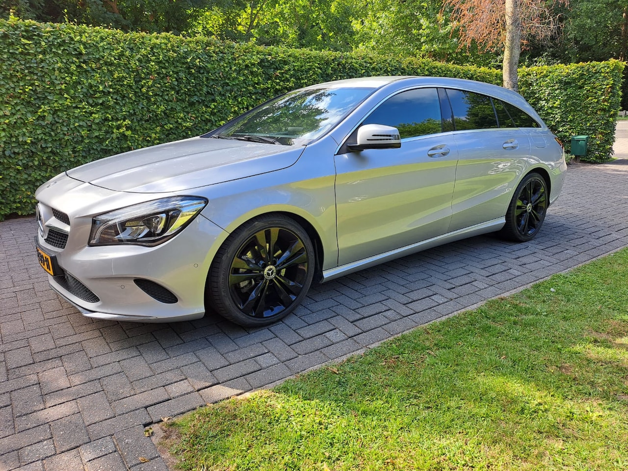 Mercedes-Benz CLA-klasse Shooting Brake - 180 Business Solution AMG - AutoWereld.nl