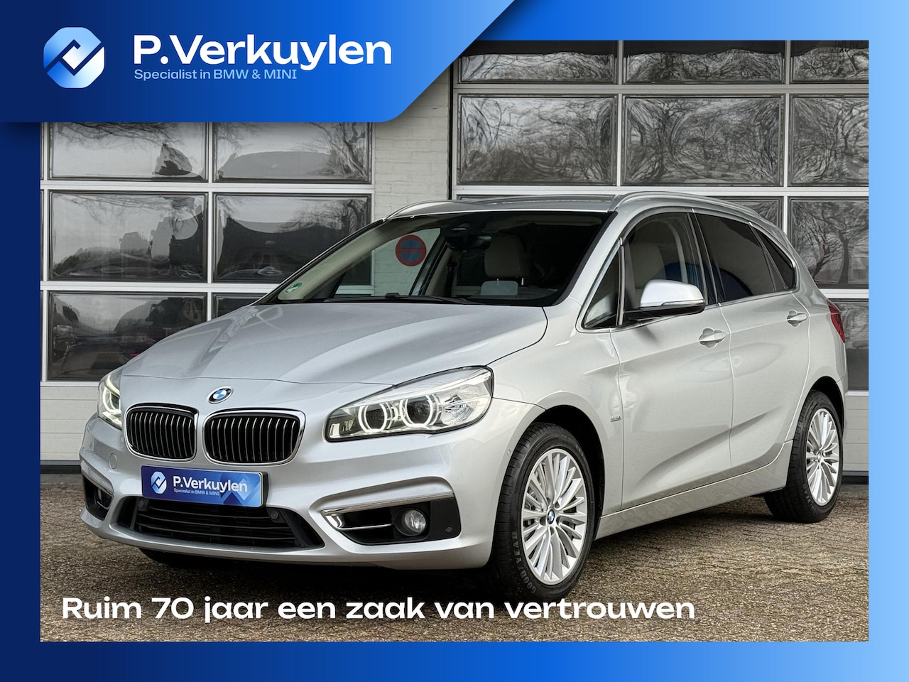 BMW 2-serie Active Tourer - 225i High Executive LUXURY LINE | TREKHAAK | ELEKTR. SPORTSTOELEN | CAMERA | STOELVERWARMI - AutoWereld.nl