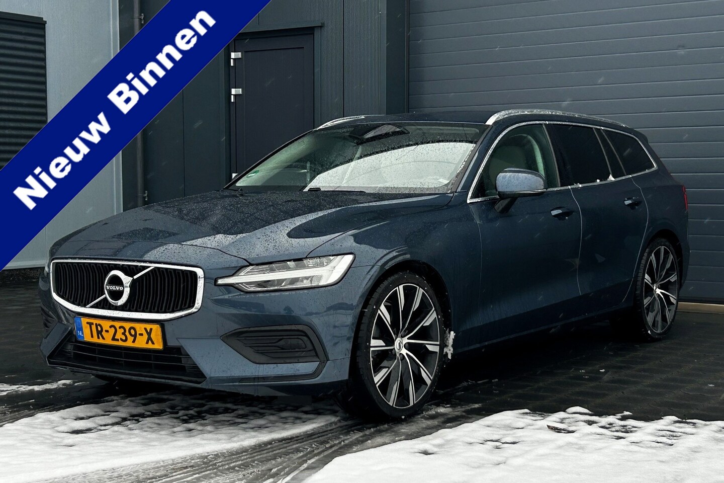 Volvo V60 - 2.0 T5 251pk Momentum NL-auto! 92069KM! H/K 20" - AutoWereld.nl