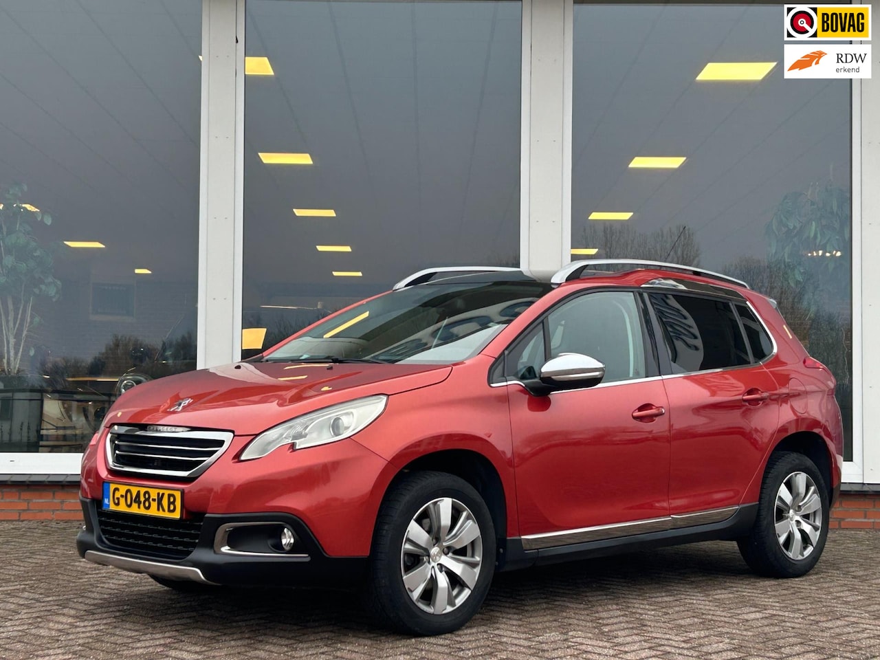 Peugeot 2008 - 1.6 VTi Allure - Navi - Clima - Panoramadak - LM - AutoWereld.nl