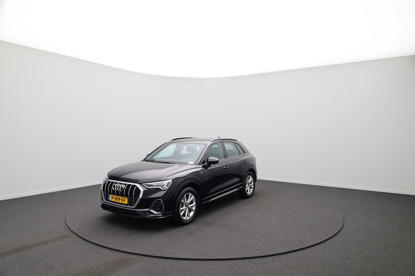 Audi Q3 - 35 150PK TFSI S-edition PANORAMA - LEER - ACC NL-AUTO - AutoWereld.nl