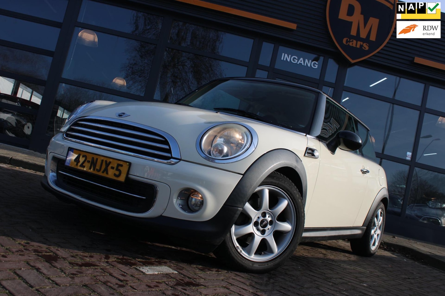 MINI Cooper - Mini 1.6 Business Line | Airco | Navi | Cruise | - AutoWereld.nl