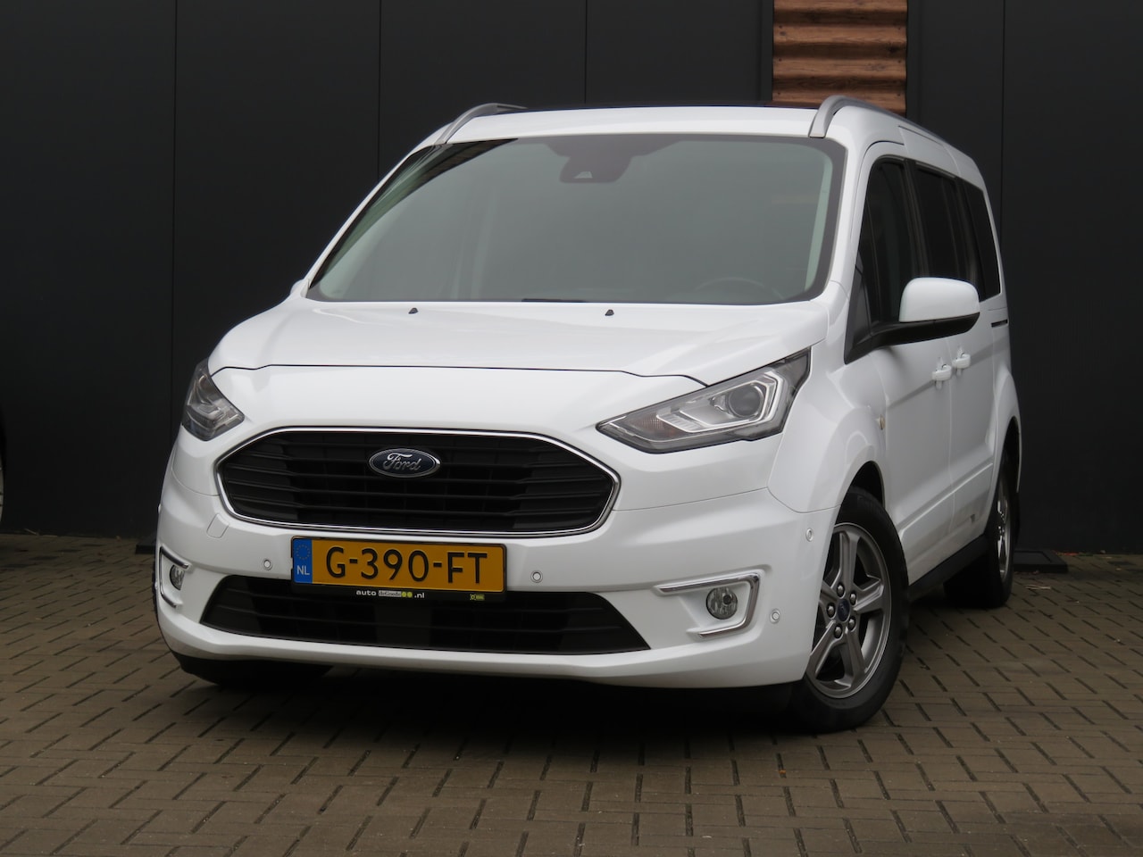Ford Grand Tourneo Connect - 1.5 TDCi Titanium 7p. Airco Cr-Control Panoramadak Incl BTW - AutoWereld.nl
