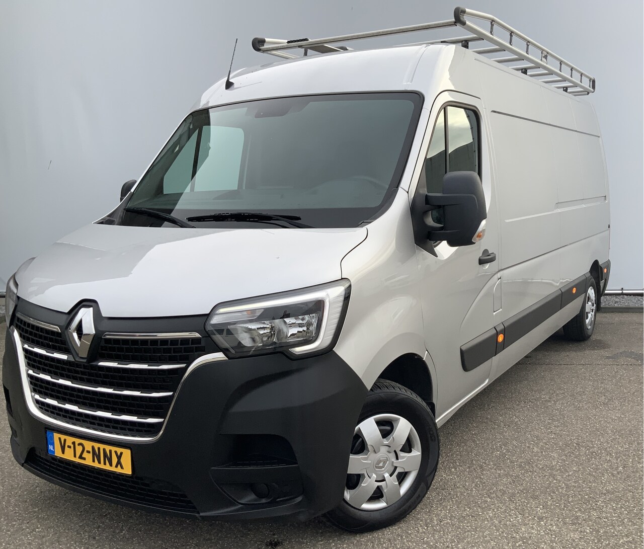 Renault Master - T35 2.3 dCi 135 L3H2 Airco Cruise Navi 3 Zits Trekhaak 2500 kg Imperiaal&Trap Camera Euro - AutoWereld.nl