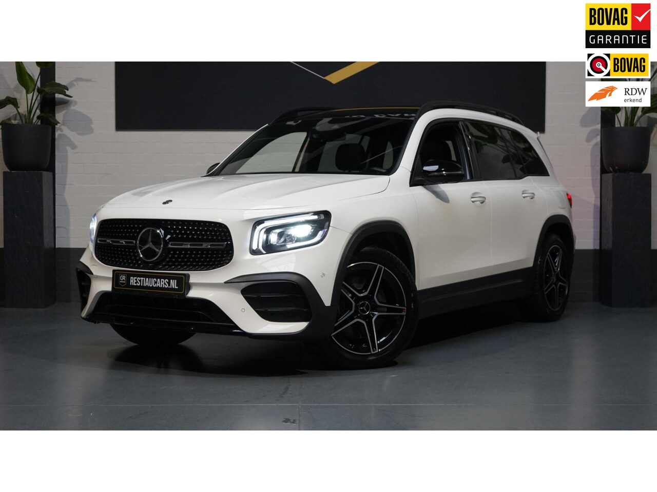 Mercedes-Benz GLB - 250 4MATIC AMG NIGHT AUTOMAAT-360 CAMERA-ACC-AMBIANCE-BURMESTER-CARBON-KEYLESS-MEMORY-PANO - AutoWereld.nl