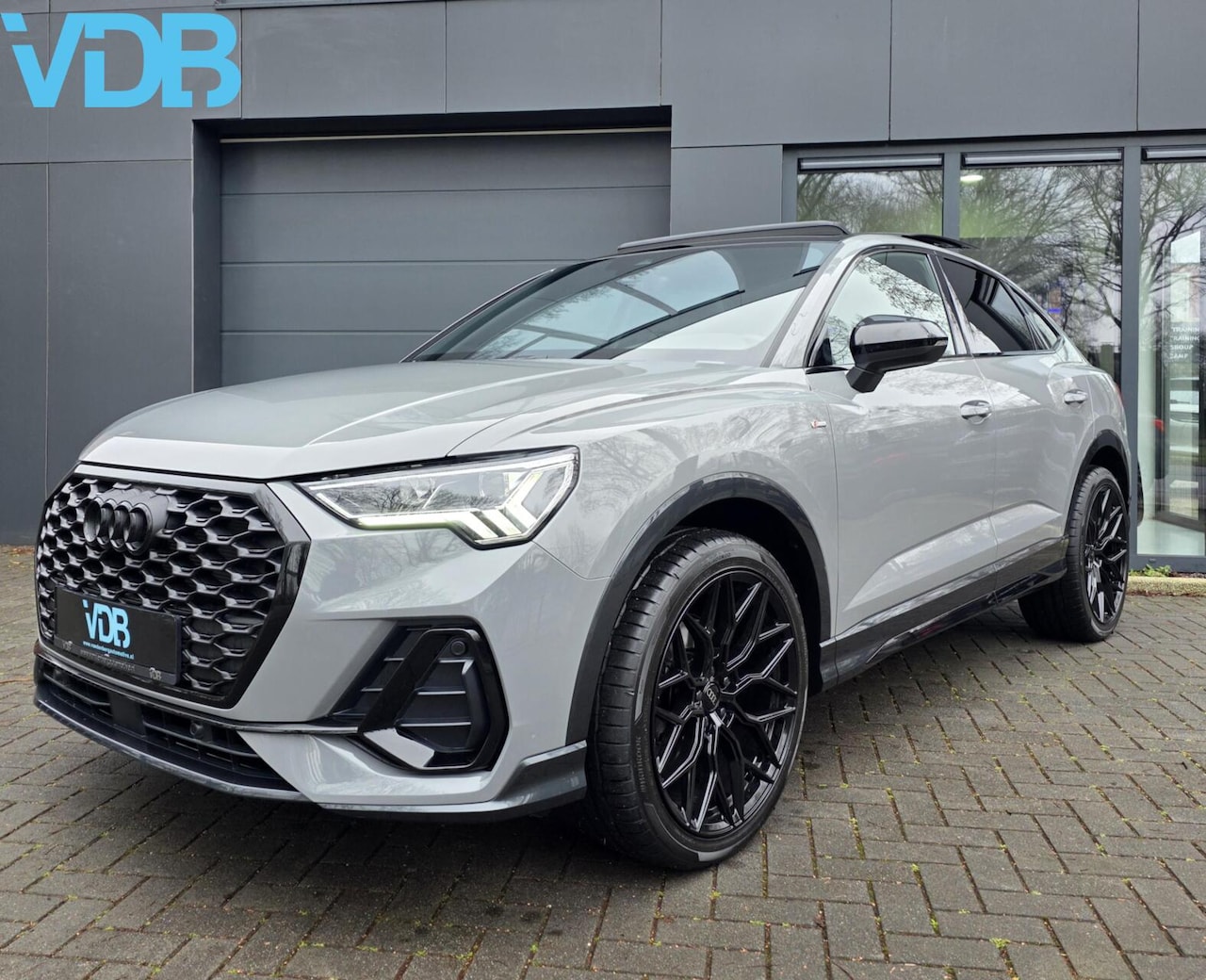 Audi Q3 Sportback - 35 TFSI S-Line NARDO BLACK EDITION SFEER - AutoWereld.nl