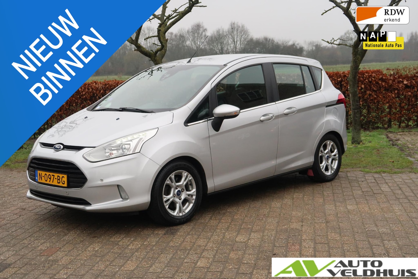 Ford B-Max - 1.0 EcoBoost Titanium TREKHAAK WINTERBANDEN OP VELG - AutoWereld.nl