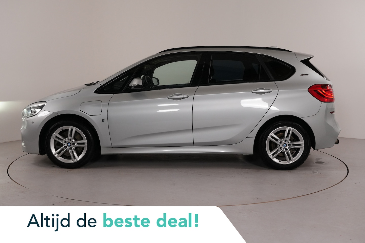 BMW 2-serie Active Tourer - 225xe iPerformance Executive | M-Sport | Pano | Leder | - AutoWereld.nl