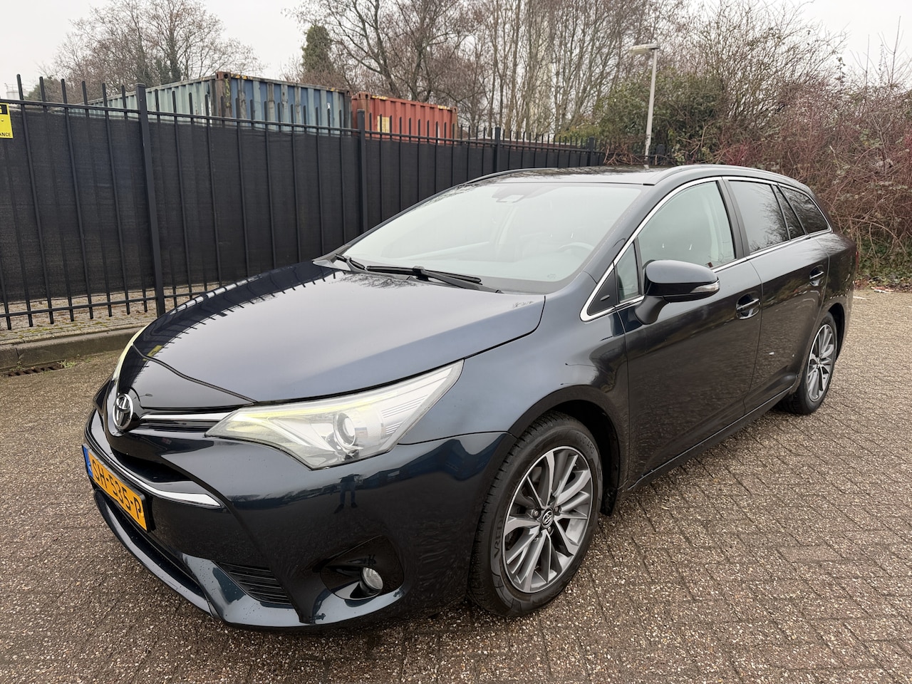 Toyota Avensis Touring Sports - 1.8 VVT-i Dynamic Leer/Navi/Panorama/CAM/Stoelverw - AutoWereld.nl