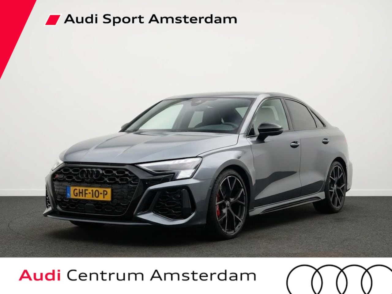 Audi RS3 - Limousine 2.5 TFSI quattro 400pk | Panoramadak | 3-spaaks sport afgevlakt stuurwiel | Adap - AutoWereld.nl